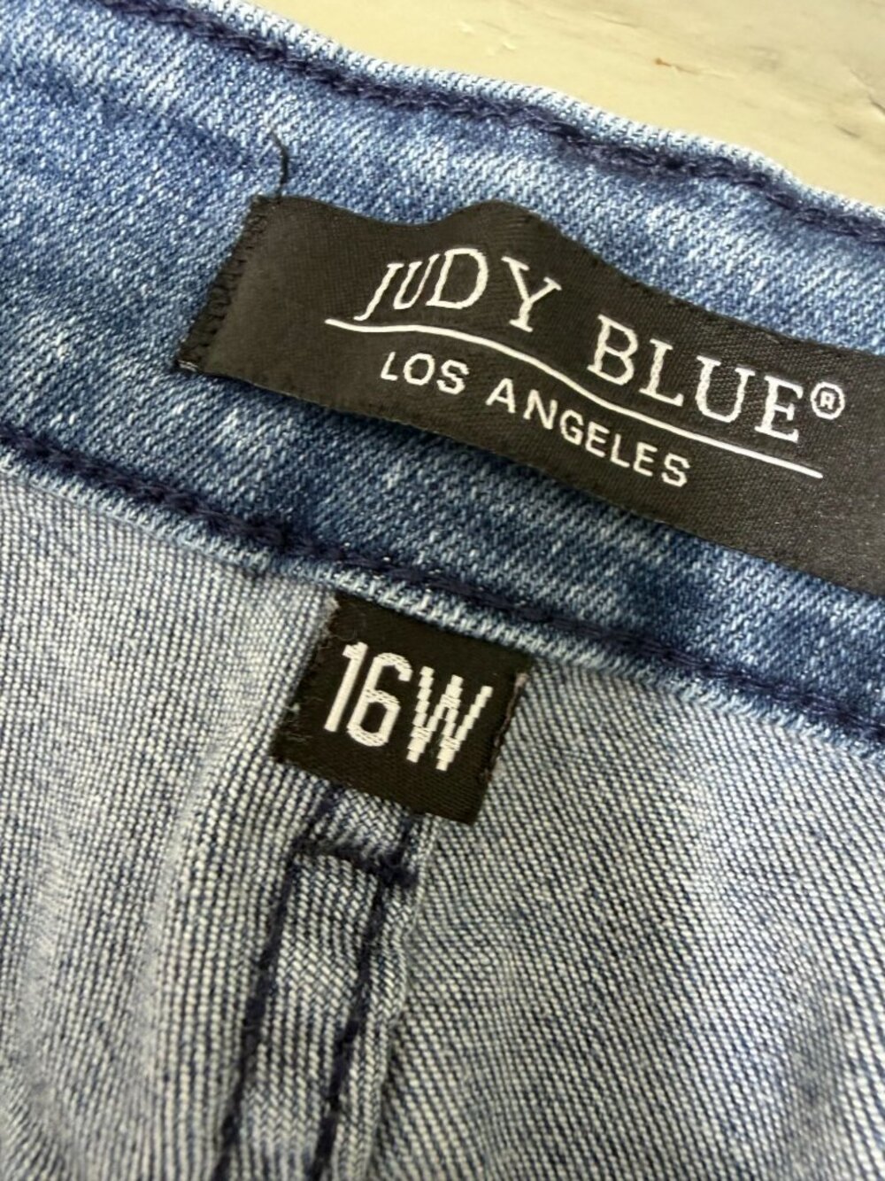 Judy Blue Jeans 16W Splattered Mineral Wash Relaxed Fit Jeans Speckle JB88226 - Picture 4 of 12